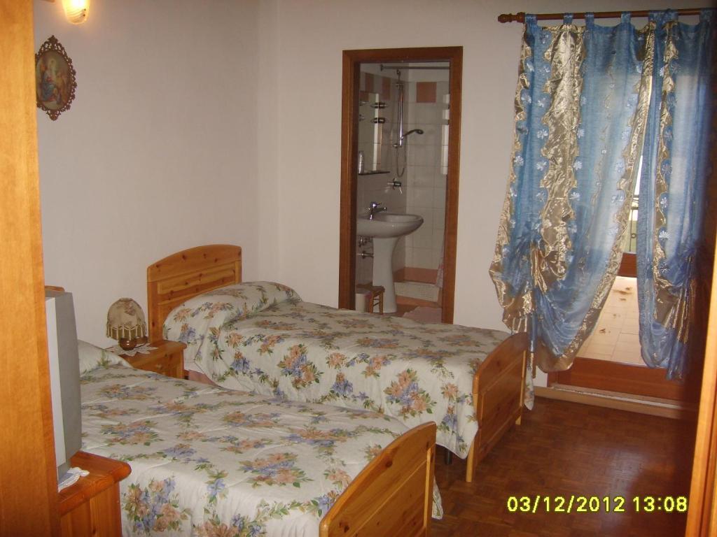 Antico Albergo Sant'Antonio Fonzaso الغرفة الصورة