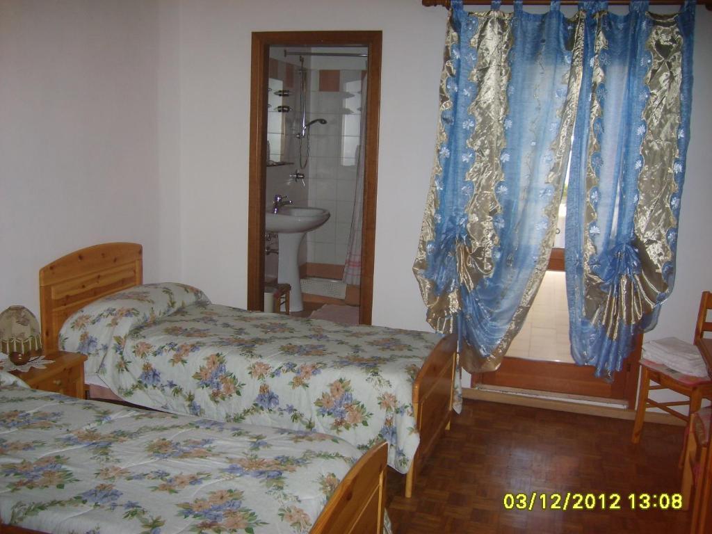 Antico Albergo Sant'Antonio Fonzaso الغرفة الصورة